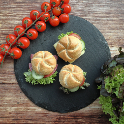 Platte  mit Mini-Brötchen Natur