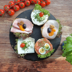 Halbe belegte Brötchen Platte