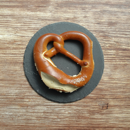 Laugenbrezel mit Butter