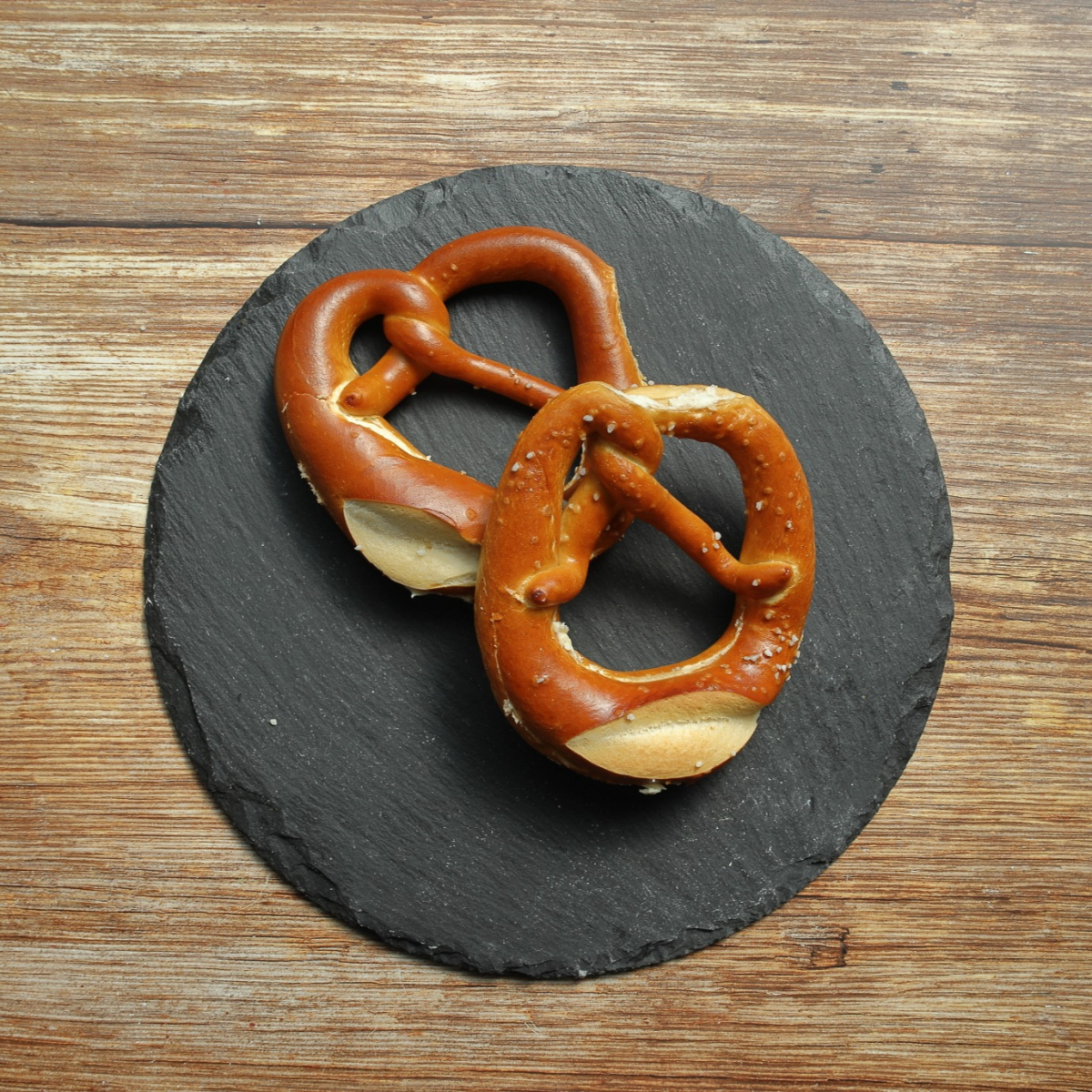 Laugenbrezel mit Butter